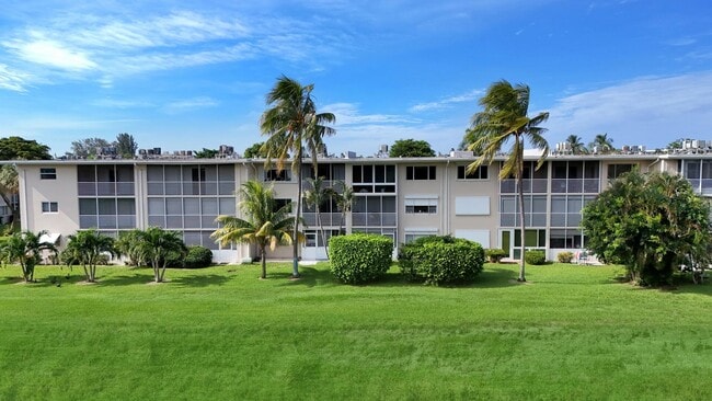 Building Photo - 2812 Garden Dr S