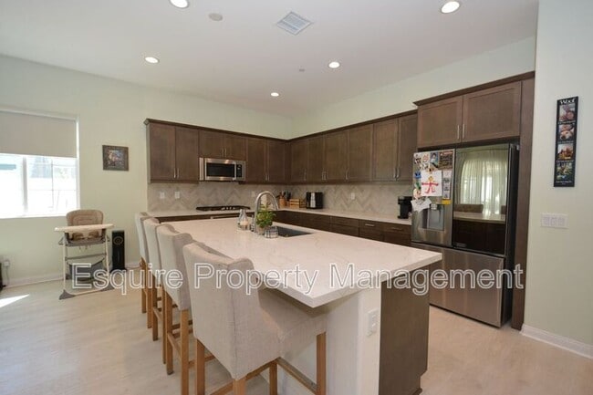 Building Photo - 139 Wisteria St