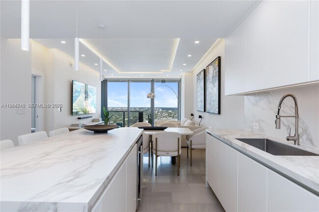 Building Photo - 88 SW 7th St