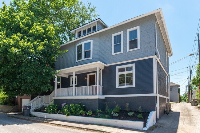 Primary Photo - 115 Charlotte Pl
