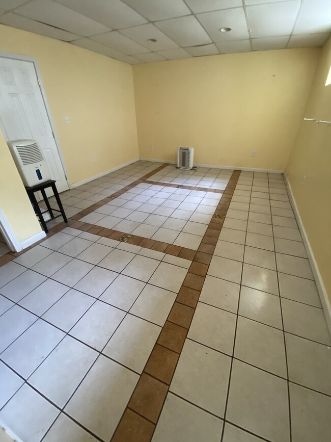 Building Photo - 2261 Capehart Cir NE