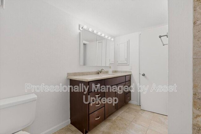 Building Photo - 4800 Northway Dr