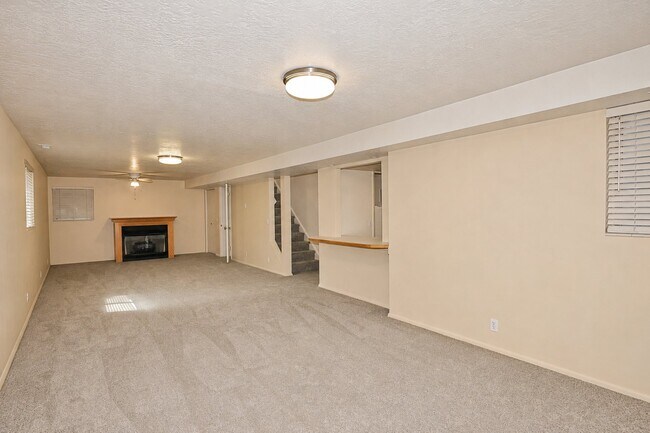 Building Photo - 4498 W Skye Dr