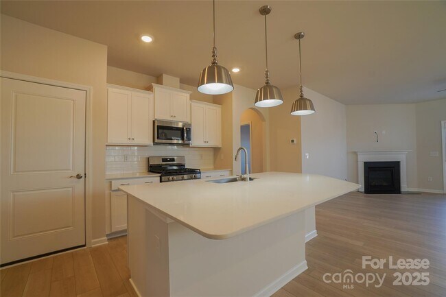 Building Photo - 1411 Caracara Ct