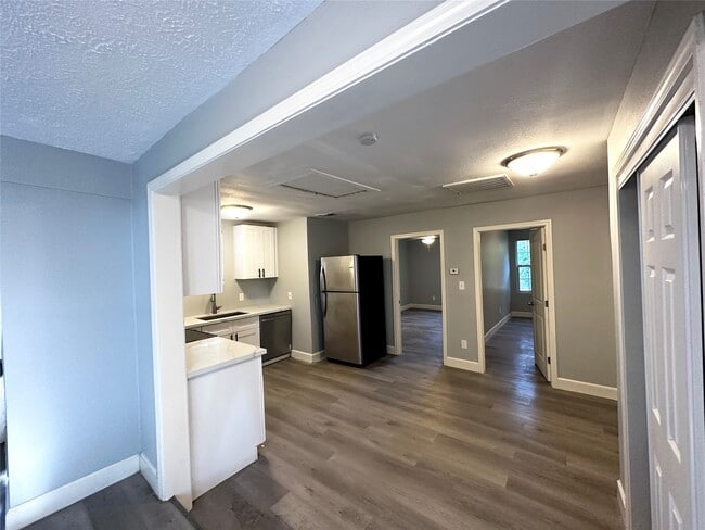 Building Photo - 4318 1st St