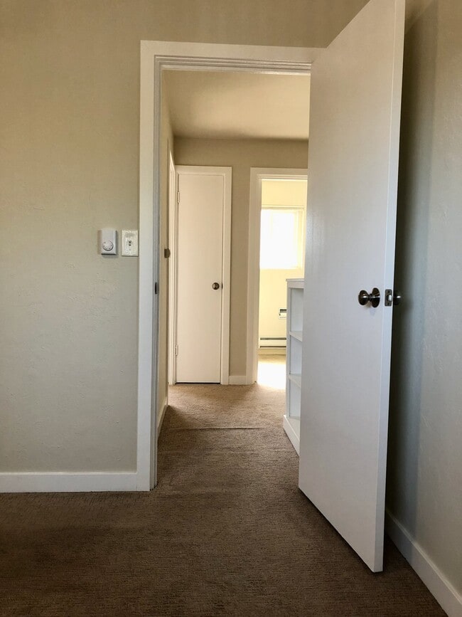 Building Photo - 3601 NE 73rd Pl