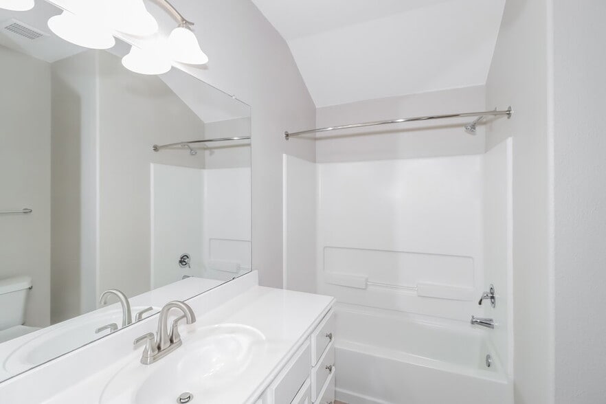 Building Photo - 400 Captain Grumbles Dr