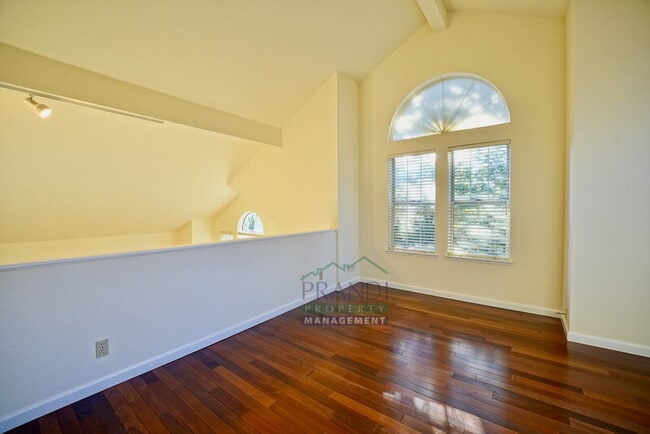 Building Photo - 5 Partridge Ct