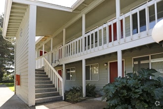 Building Photo - Summit View