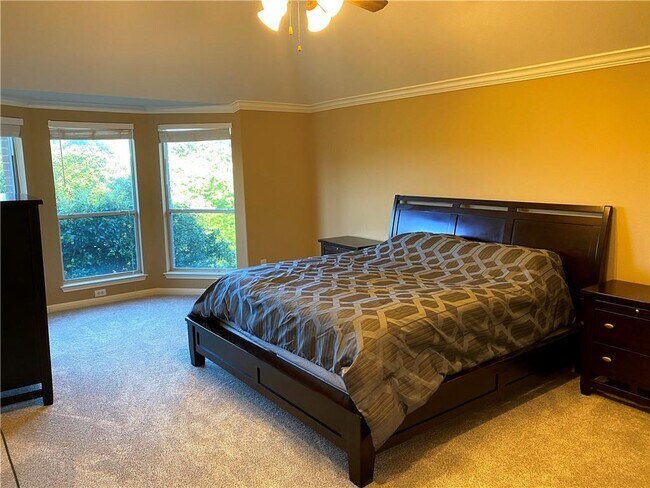 Building Photo - 9425 Lisi Anne Dr