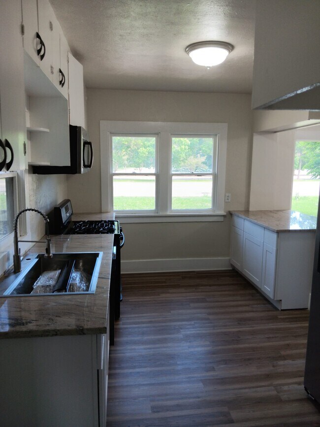 Building Photo - 1201 S Shields St