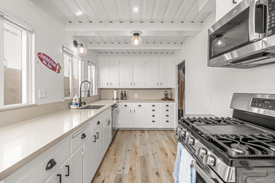 Building Photo - 63 9th St