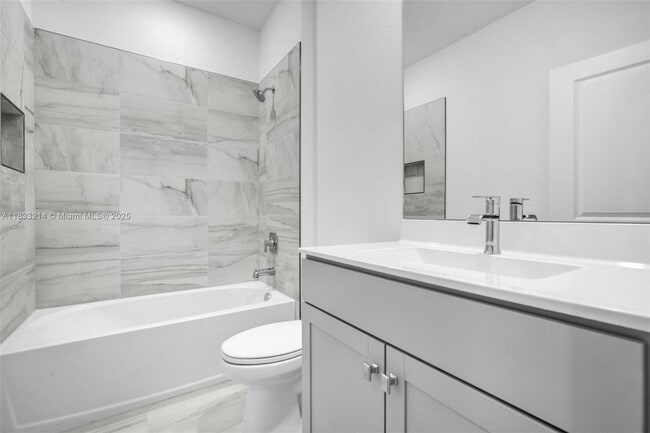 Building Photo - 142 SW 171st Ave