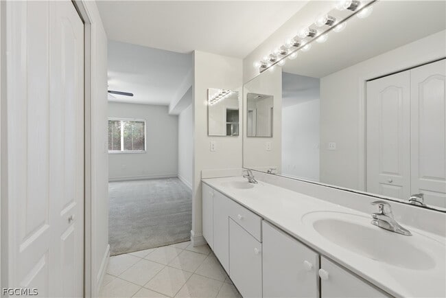 Building Photo - 7823 Regal Heron Cir