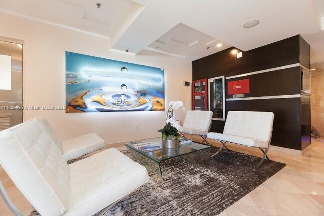 Building Photo - 5880 Collins Ave