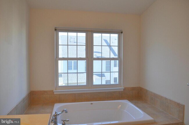 Building Photo - 25249 Bald Eagle Terrace