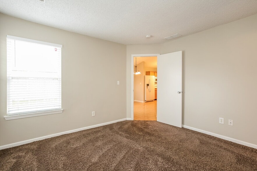 Building Photo - 280 Harts Ford Way