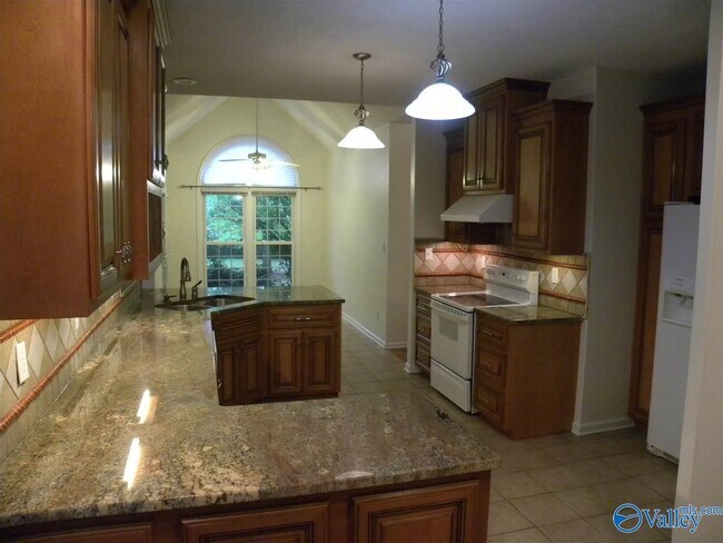 Building Photo - 104 Nobleton Ln NW