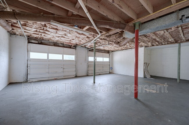Building Photo - 401 Lance Ln