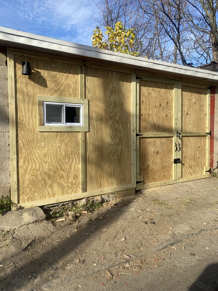 Garage - 217 Hamilton Ave