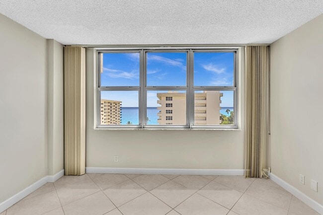 Building Photo - 1150 Hillsboro Mile