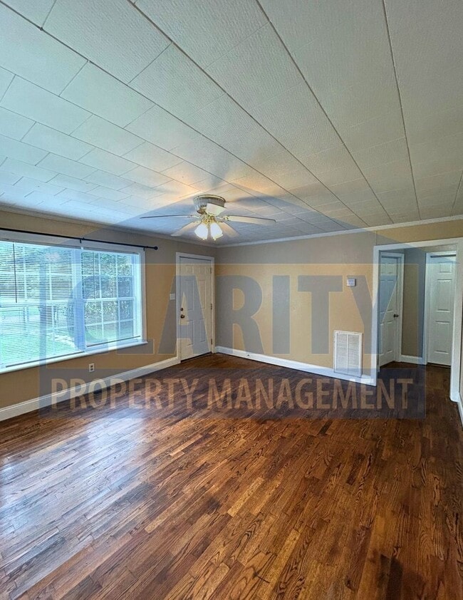 Building Photo - Cozy two-bedroom home!