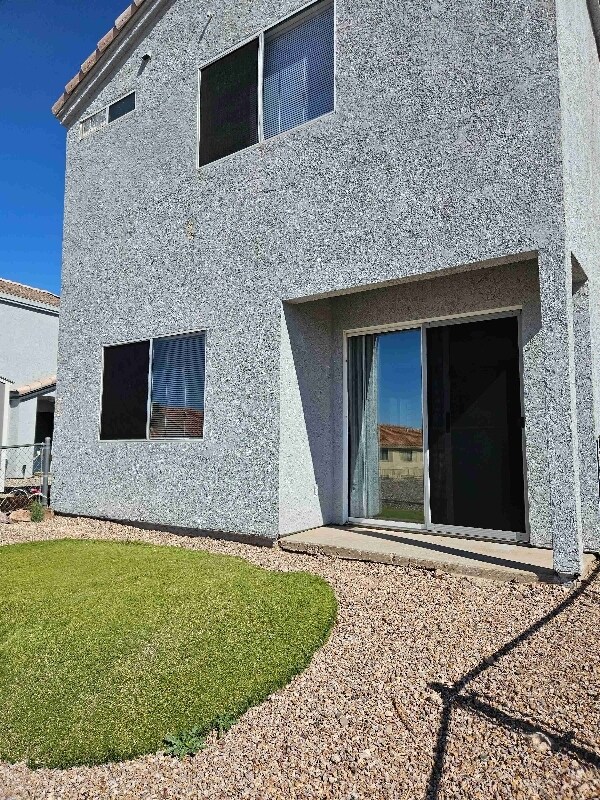 Building Photo - 3440 Sunriver Rd