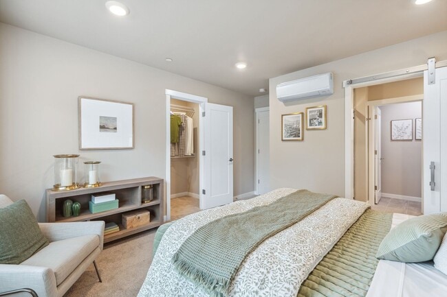Building Photo - 3 Bed | 3.5 Bathroom | 1626 Sq Ft | $3,450