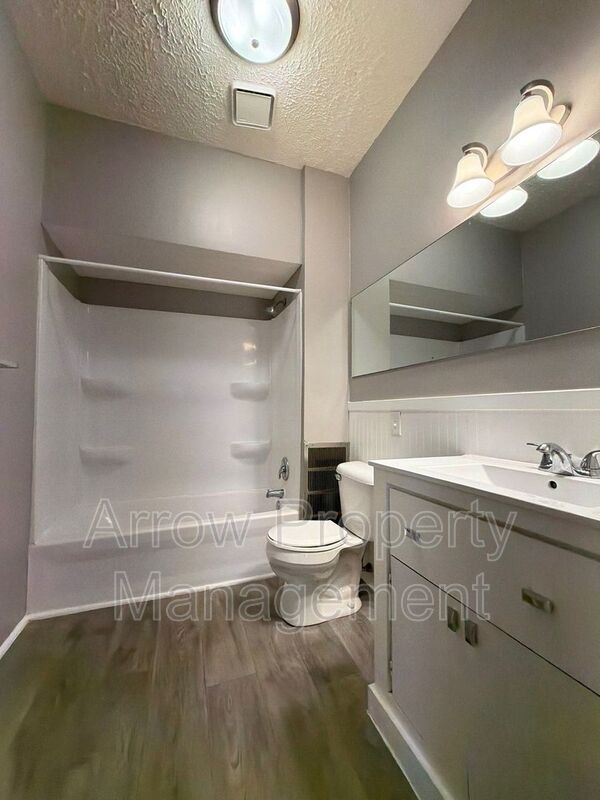 Building Photo - 1341 D St