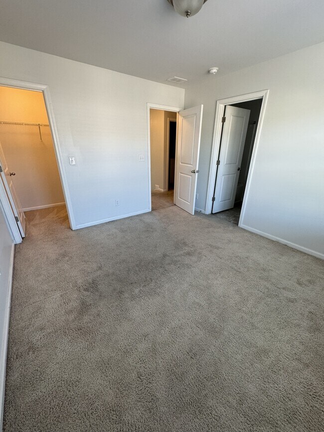 Building Photo - 1032 Tee Shot Dr