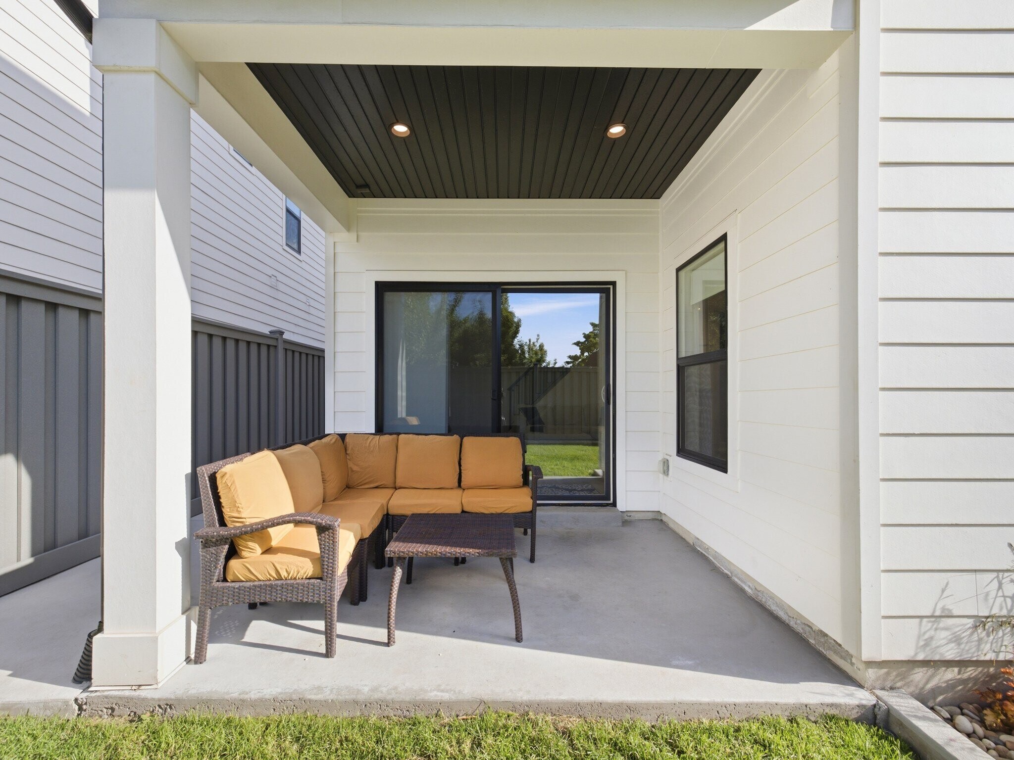 Building Photo - 584 W 620 N