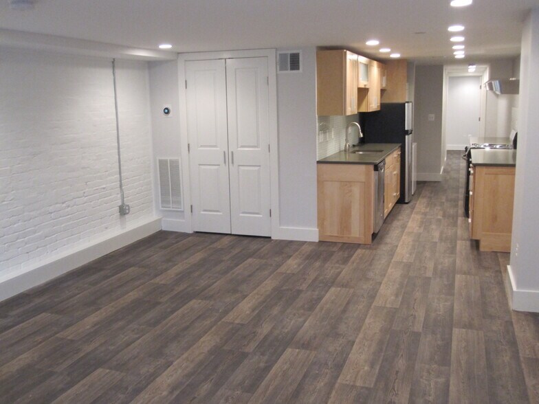 Primary Photo - 1658 Monroe St NW