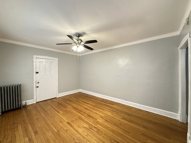 Building Photo - 4827 N Springfield Ave