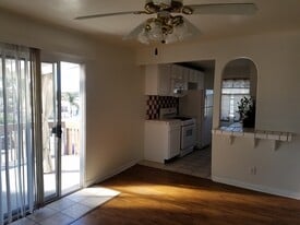 Building Photo - 420 S Evans St