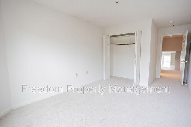 Building Photo - 279 S Pickett St