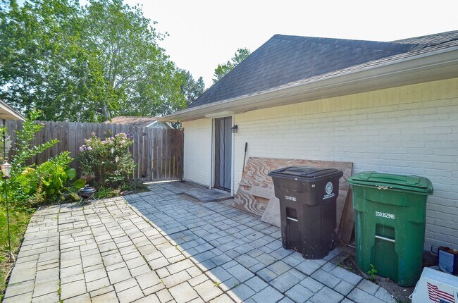 Building Photo - 12123 Ryewater Dr