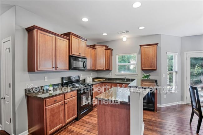 Building Photo - 611 Crosswinds Cir