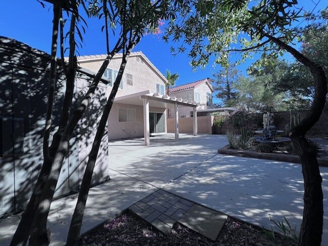 Building Photo - 4 bedroom Southwest Valley Charmer! Easy d...