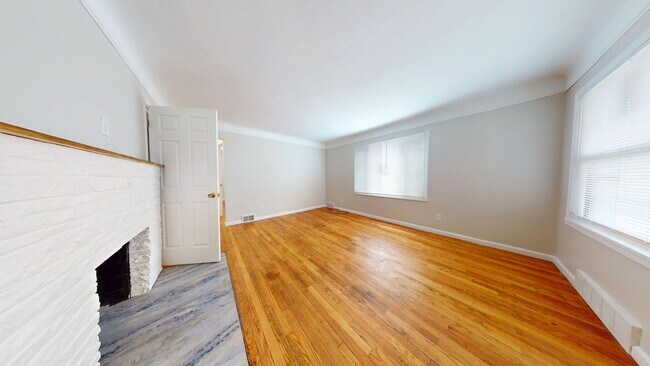 Building Photo - 11728 Minden Ave