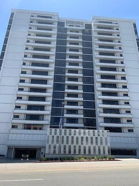 Building Photo - 10660 Wilshire Blvd
