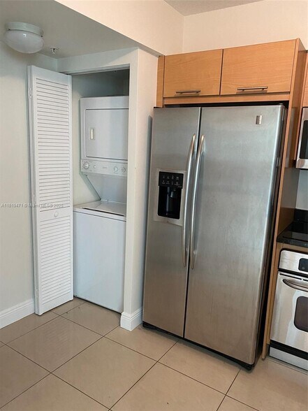 Building Photo - 31 SE 5th St