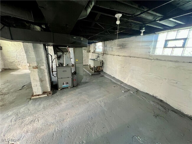 Building Photo - 117 W 29th St