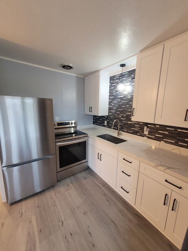 Building Photo - 34825 Seavey Loop Rd