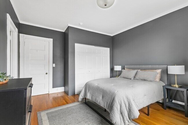 Building Photo - 21 Beacon St