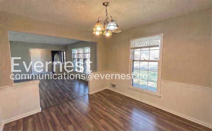 Building Photo - 13002 Crystal Ave