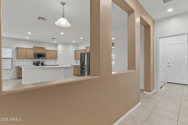 Building Photo - 8512 S 56th Ln