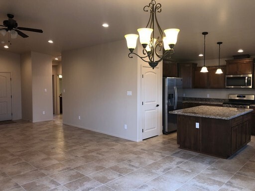 Building Photo - Beautiful Home in Foothills area!