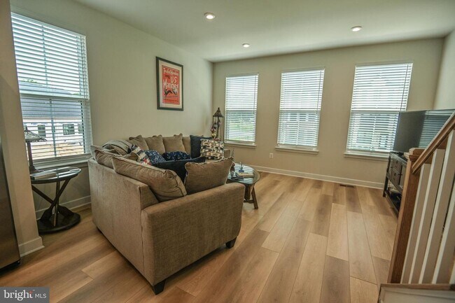 Building Photo - Tanyard Shores Glen Burnie Townhouse