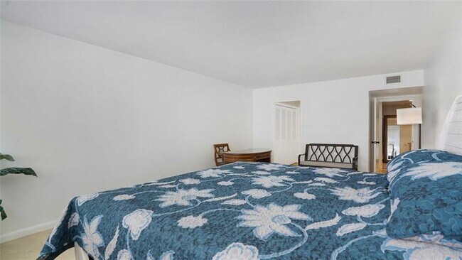 Building Photo - 3430 Galt Ocean Dr