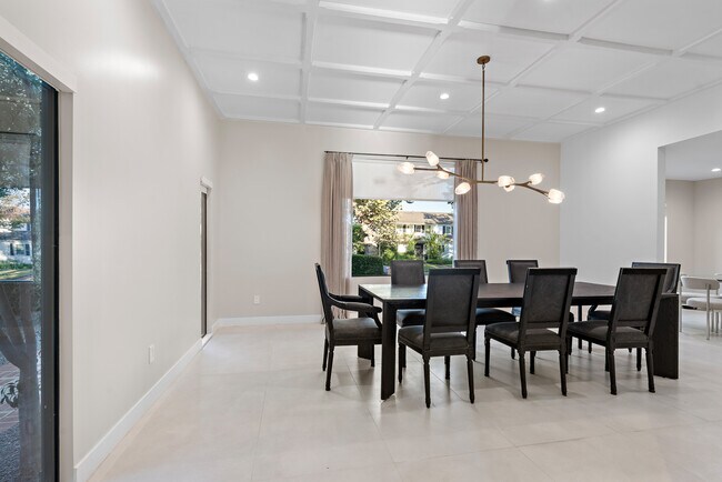 Building Photo - 201 Bedford Dr
